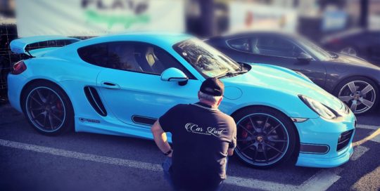 Porsche Cayman GT4