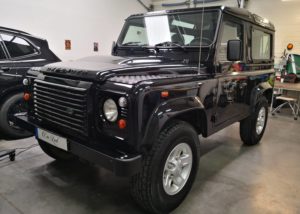 Defender B90